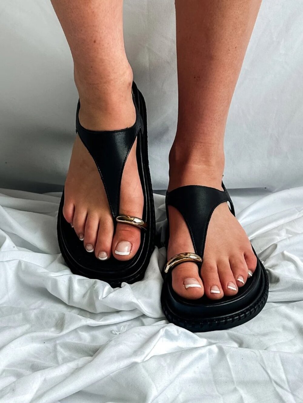 Stefan Sandals Dolce Vita - Picture 3 of 3